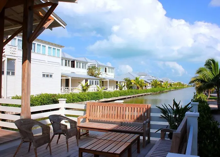 Athena's Mahogany House And Mistico Club Boat Shuttle * San Pedro (Ambergris Caye)