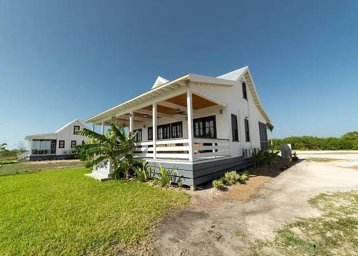 Athena's Mahogany House And Mistico Club Boat Shuttle San Pedro (Ambergris Caye)